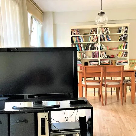 Brand-new Decorated Cozy Flat, 5 Mins To Taksim *