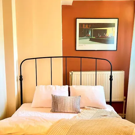 Brand-new Decorated Cozy Flat, 5 Mins To Taksim