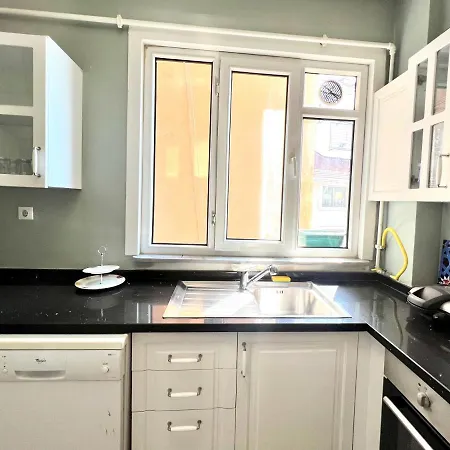 Brand-new Decorated Cozy Flat, 5 Mins To Taksim *