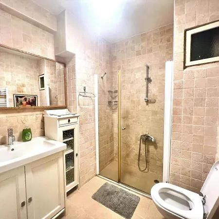 Brand-new Decorated Cozy Flat, 5 Mins To Taksim Apartamento Estambul
